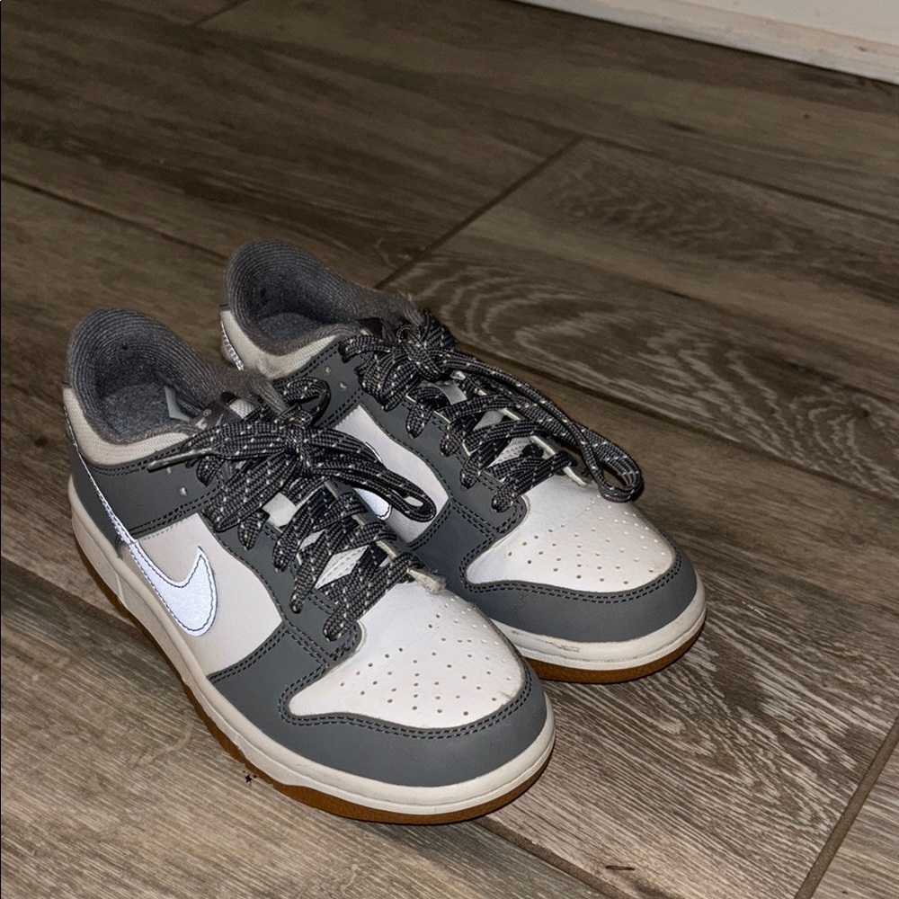 Nike Kids Sneakers in Gray and White